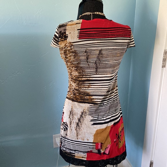 Papillon mesh dress Size medium - cute - Picture 3 of 6